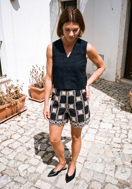 Schwarze ROUGE EDIT R&ouml;cke ROUNALA HW WF SHORTS - large