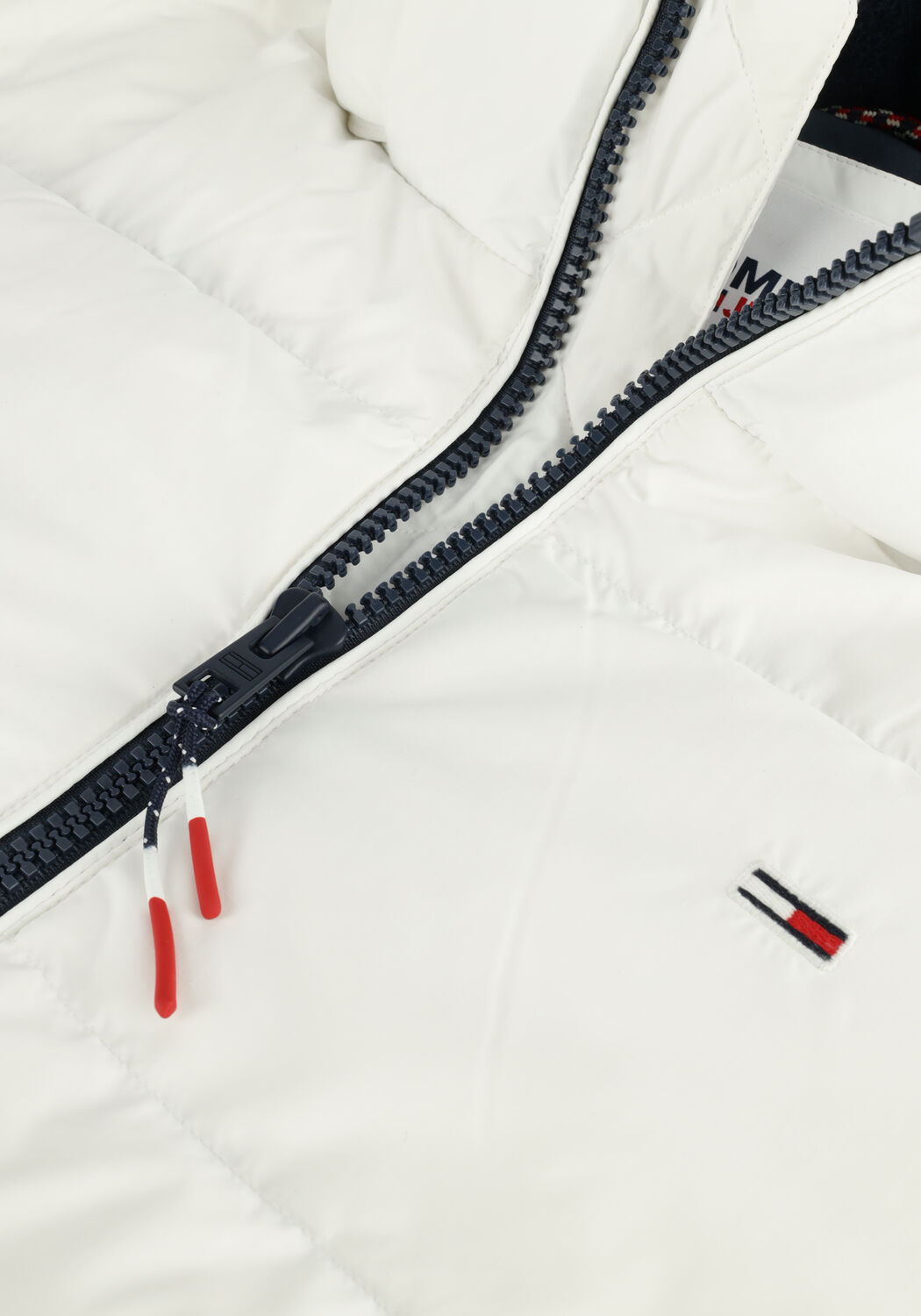 Wei&szlig;e TOMMY JEANS Wattierte Jack TJM ESSENTIAL DOWN JACKET - large