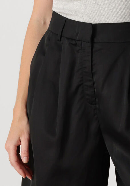 Schwarze WITHBLACK Weite Hose WBLSELMA WIDE LINEN BERMUDA - large