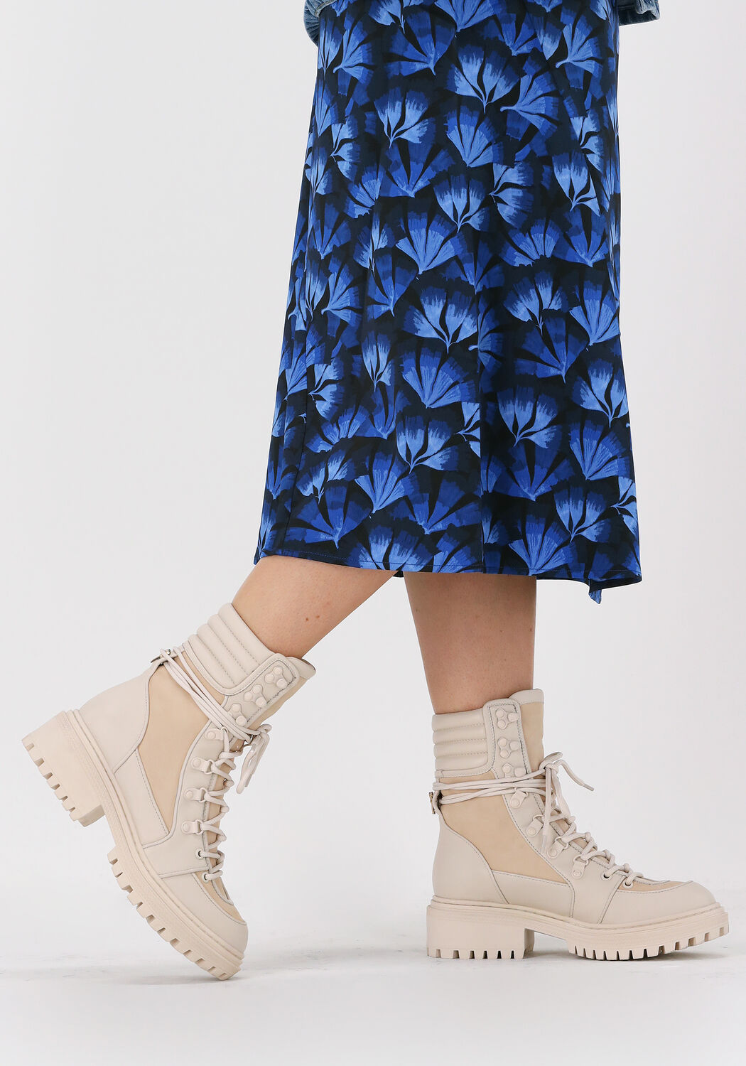 Beige JOSH V Schn&uuml;rboots KARINA - large