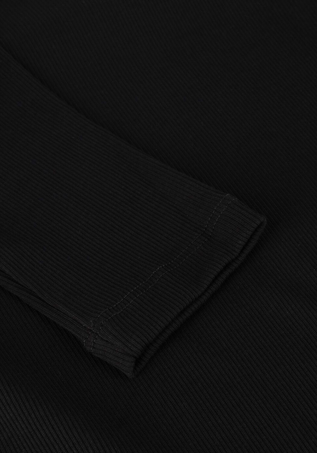 Schwarze NOTRE-V Tops & T-shirts NV-EELKE ROUND NECK - large