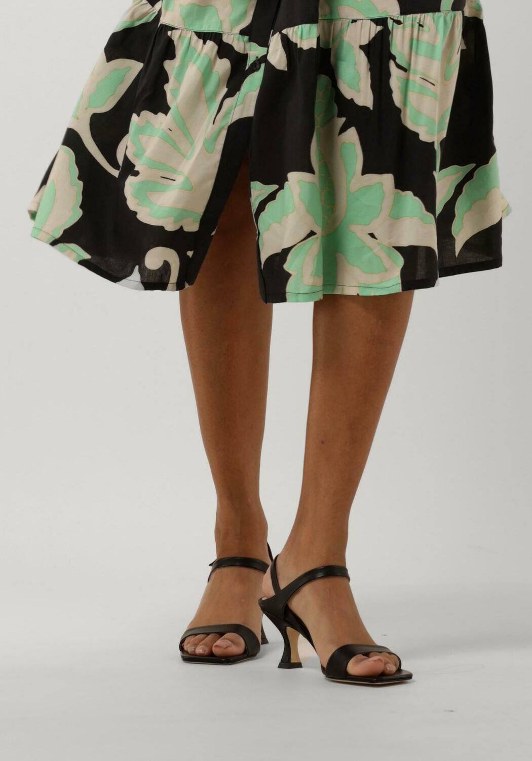 Schwarze FRED DE LA BRETONIERE Sandalen 163010151 - large