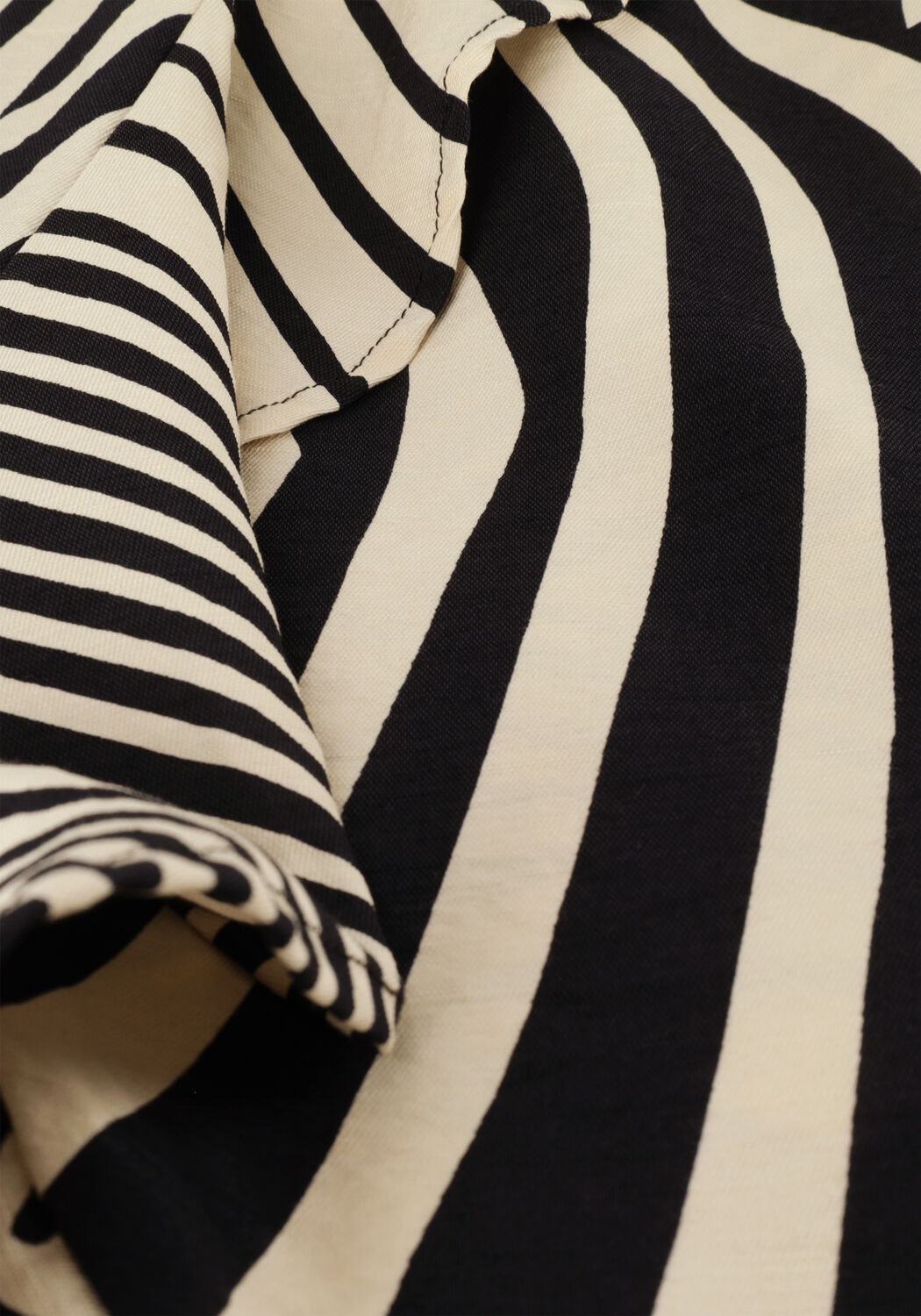 Schwarze OBJECT Midikleid OBJFALINE SS WRAP LONG DRESS - large