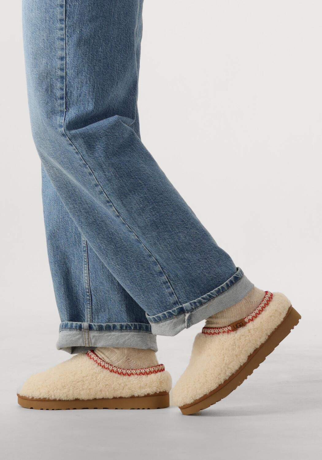 Beige UGG Slipper TASMAN MAXI CURLY - large