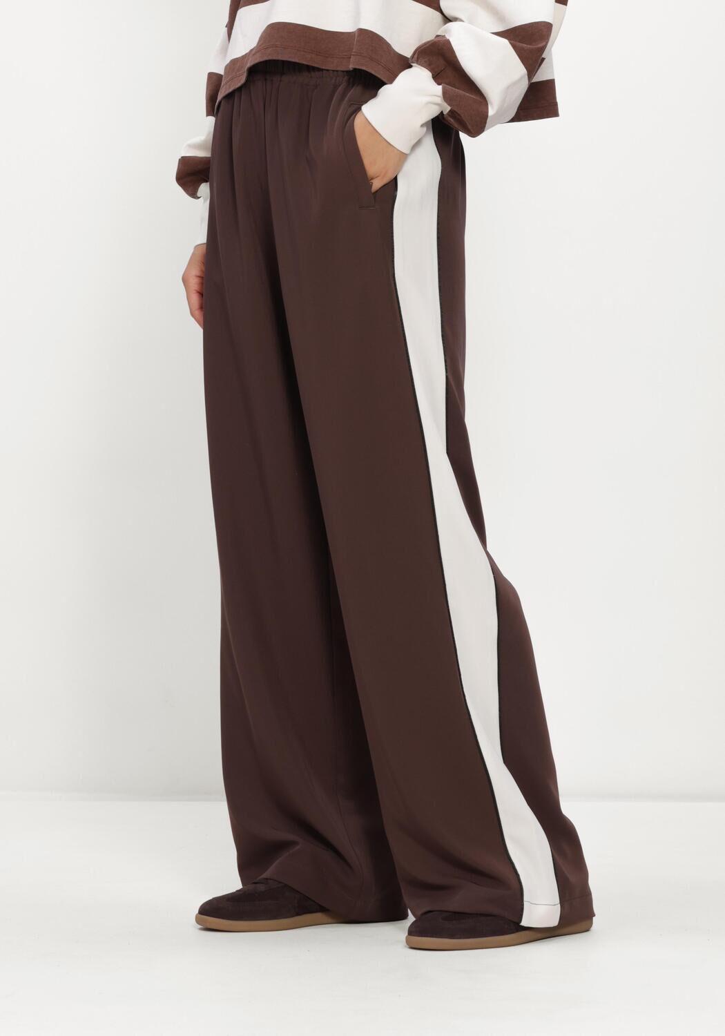 Braune CATWALK JUNKIE Weite Hose TRACKSUIT TROUSERS WITH PIPING - large