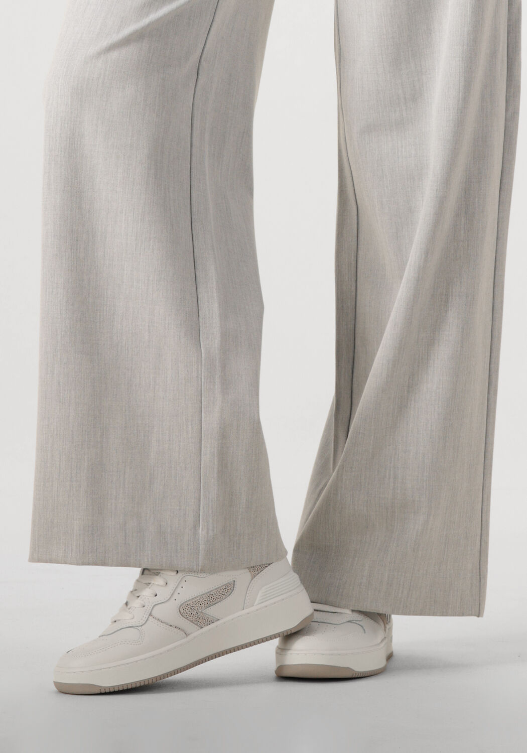 Wei&szlig;e HUB Sneaker Low SMASH - large