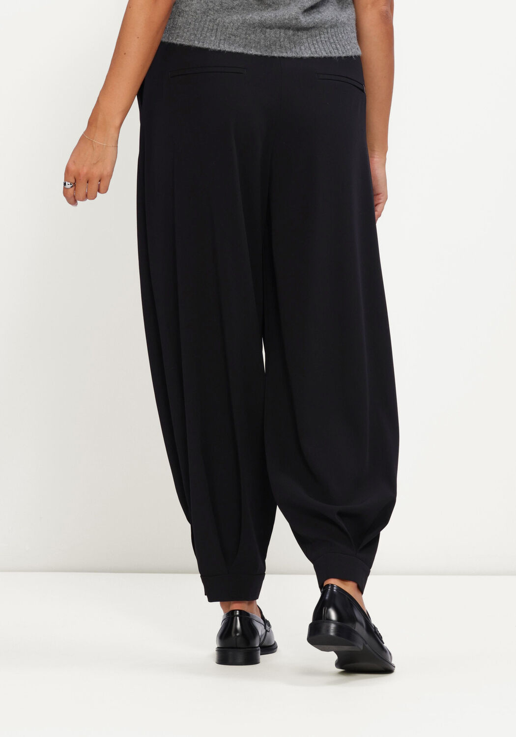 Schwarze MAC Weite Hose 0231 FLOATING CREPE - large