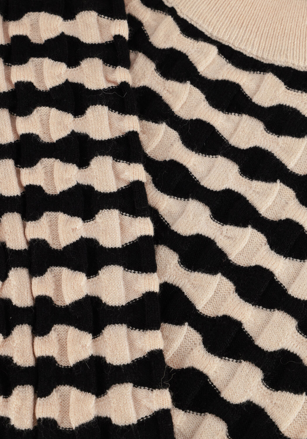 Schwarze ANOTHER LABEL Pullover ASTER KNITTED PULL - large