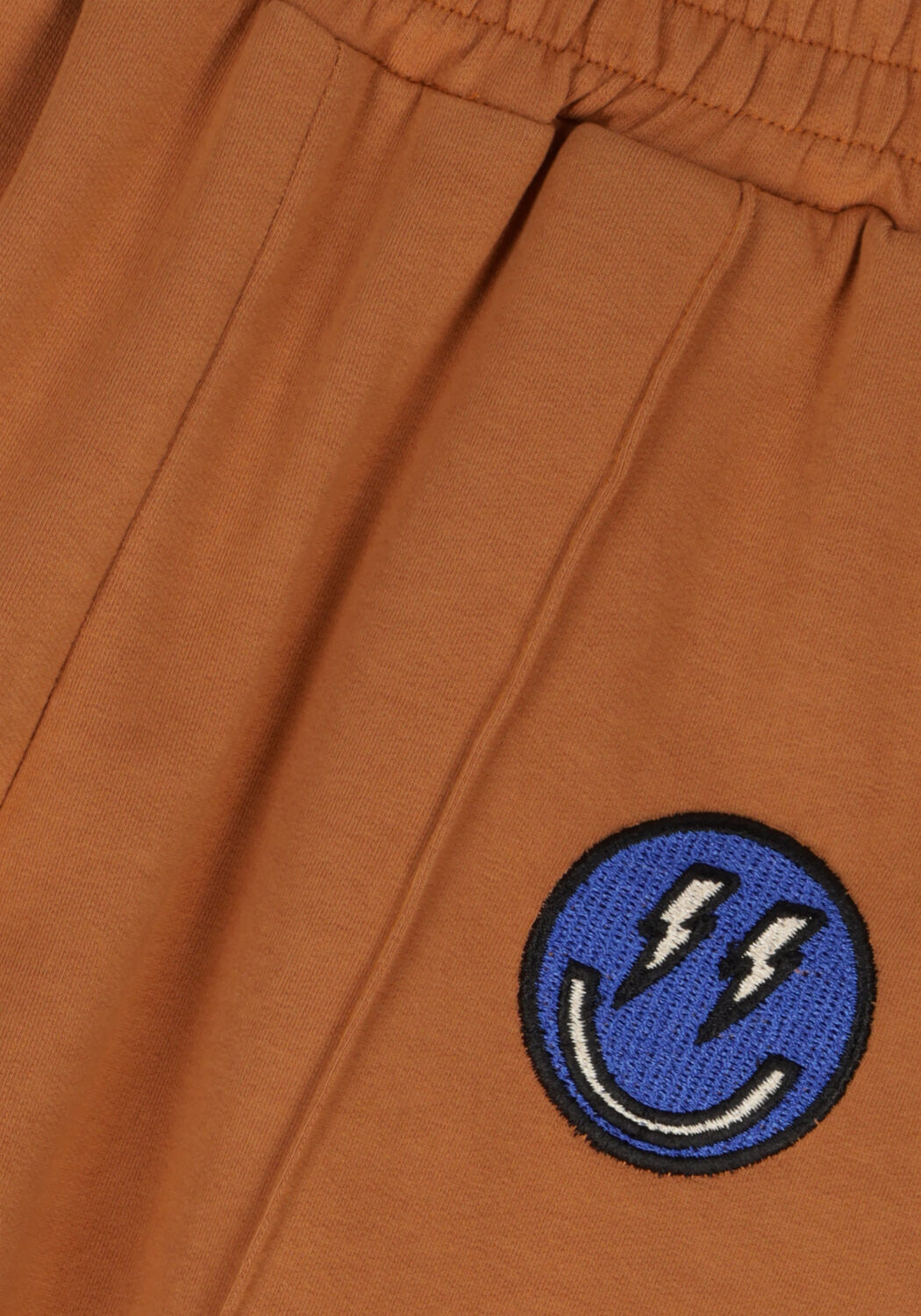 Cognacfarbene CARLIJNQ Jogginghose SMILIES - JOGGER WT EMBROIDERY - large