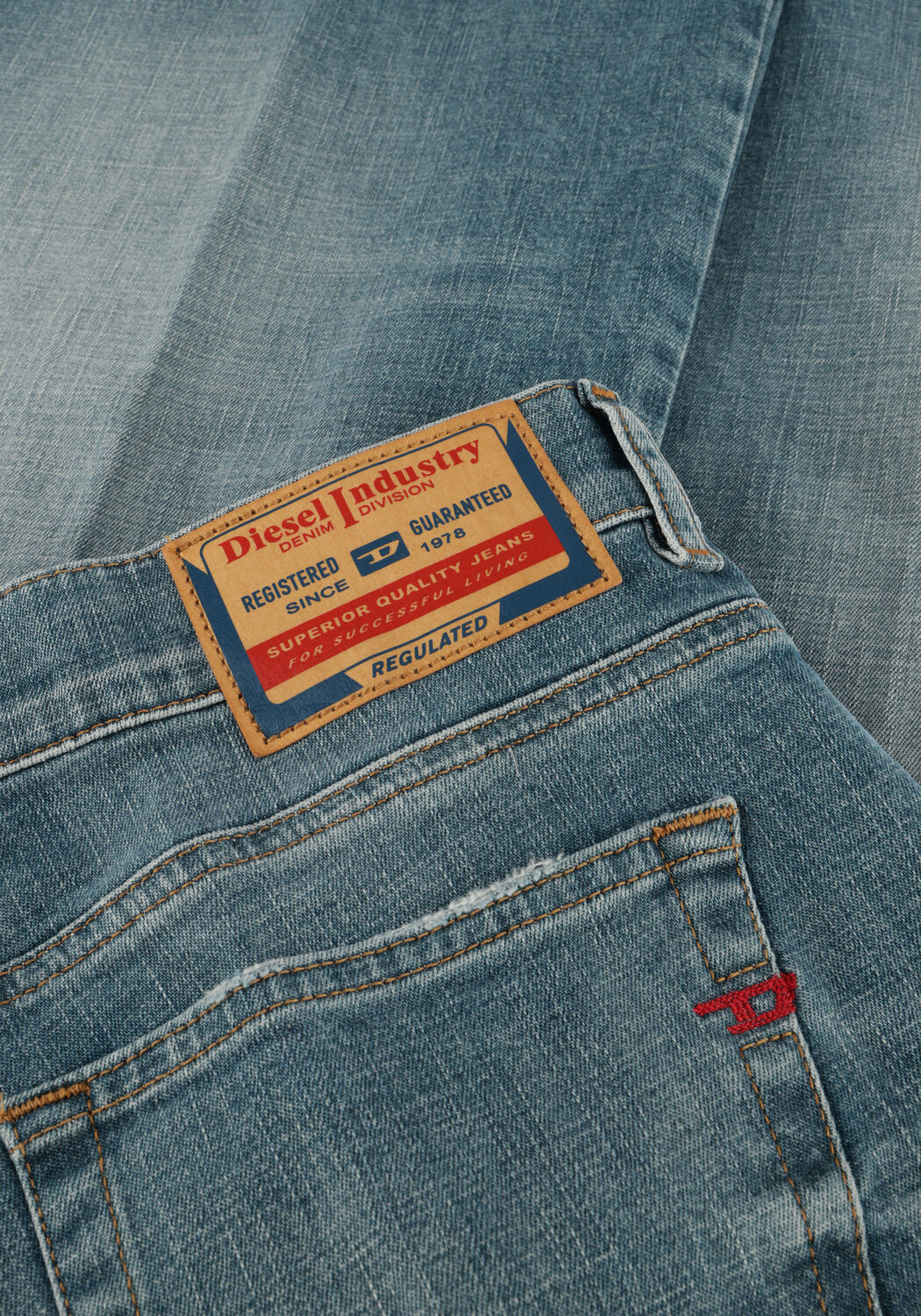 Hellblau DIESEL Wide jeans 1978 D-AKEMI - large