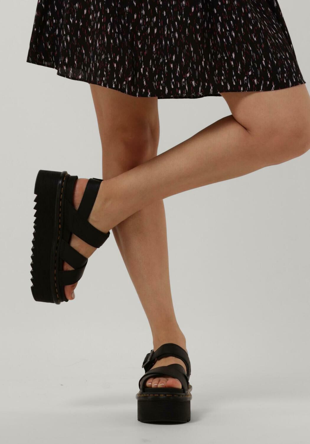 Schwarze DR MARTENS Sandalen VOSS II QUAD - large