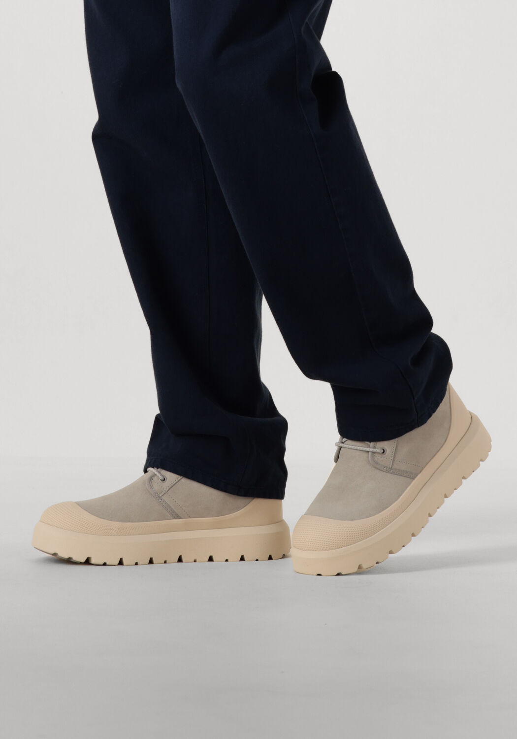 Graue UGG Schn&uuml;rboots NEUMEL WEATHER HYBRID - large