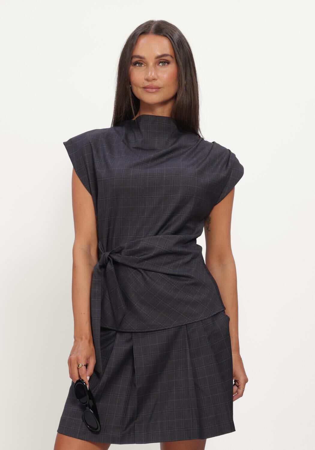 Dunkelgrau CO'COUTURE Top ELORACC CHECK PLEAT TOP - large