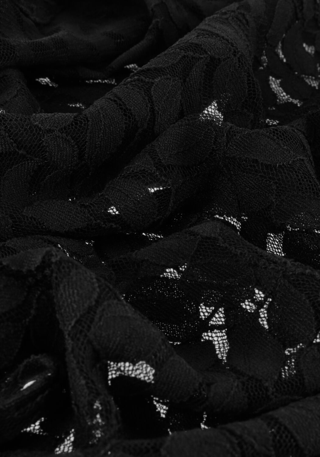 Schwarze ALIX THE LABEL Tops & T-shirts FITTED LACE TOP - large