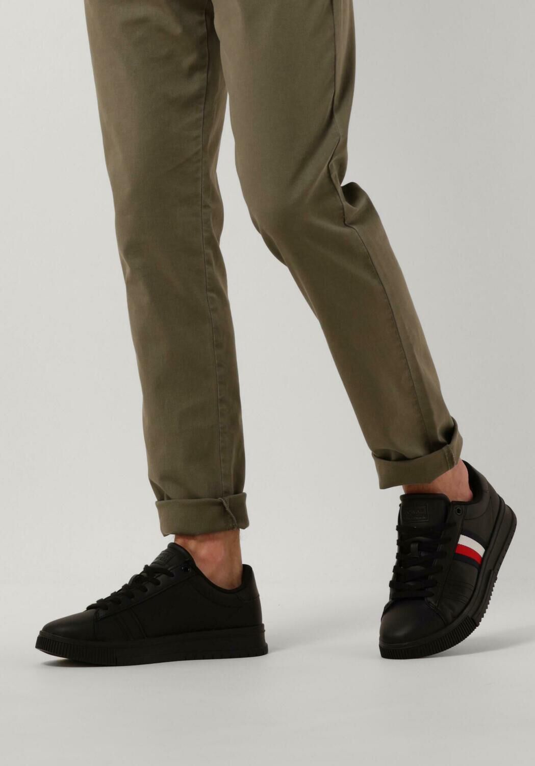 Schwarze TOMMY HILFIGER Sneaker Low SUPERCUP - large