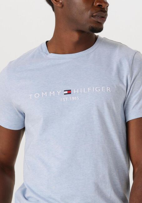 Hellblau TOMMY HILFIGER T-shirt TOMMY LOGO TEE - large