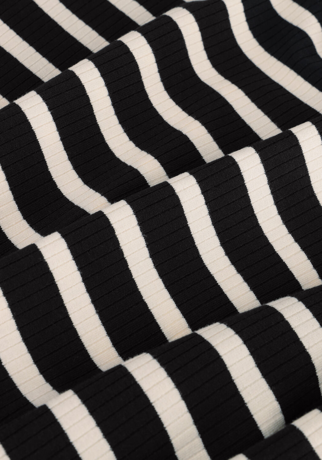 Schwarze TOMMY HILFIGER Tops & T-shirts SLIM 5X2 RIB STRIPE C-NK LS - large