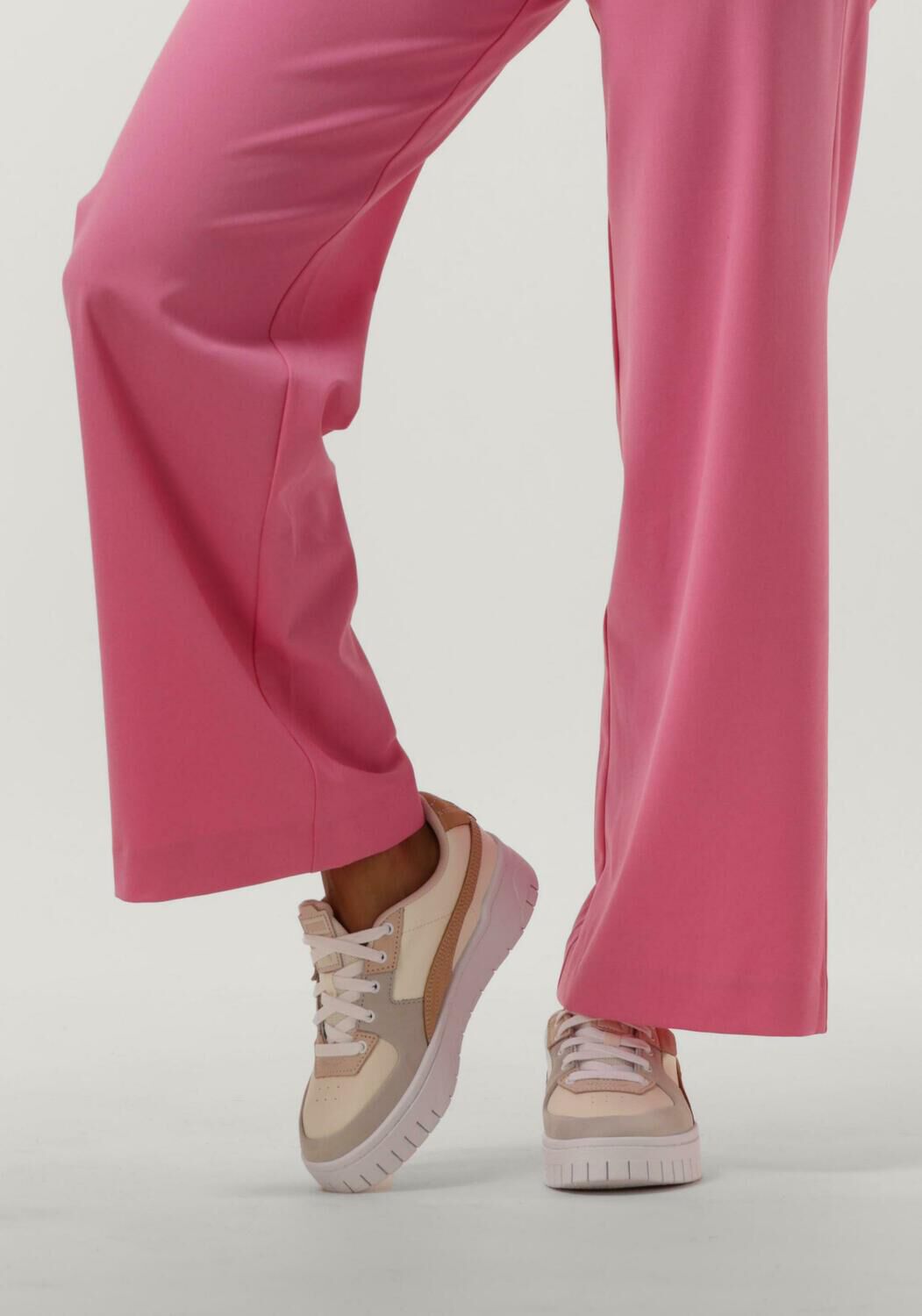 Wei&szlig;e PUMA Sneaker Low CALI DREAM PASTEL WN'S - large