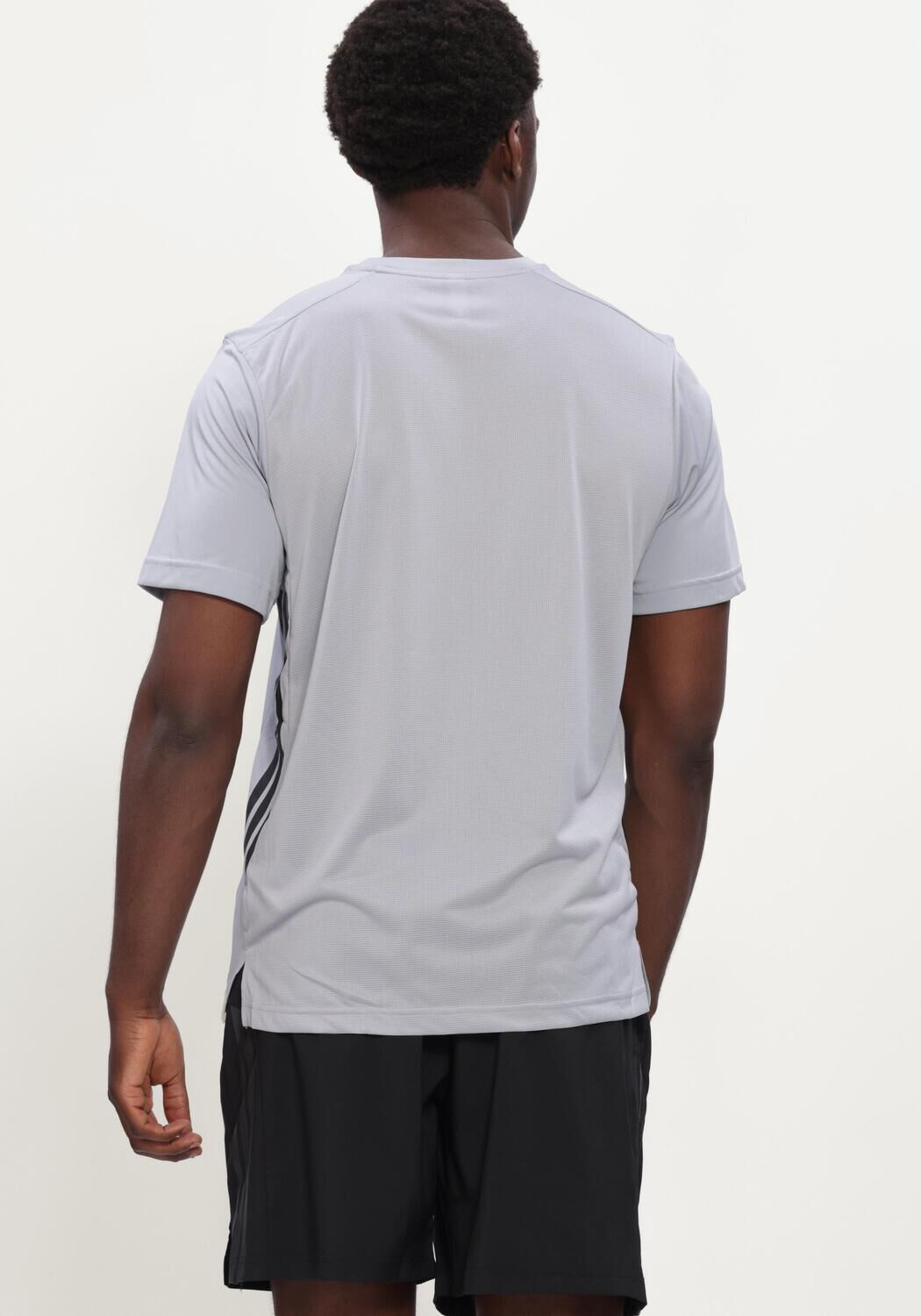 Hellgrau ADIDAS T-shirt TECHESS 3S TEE - large