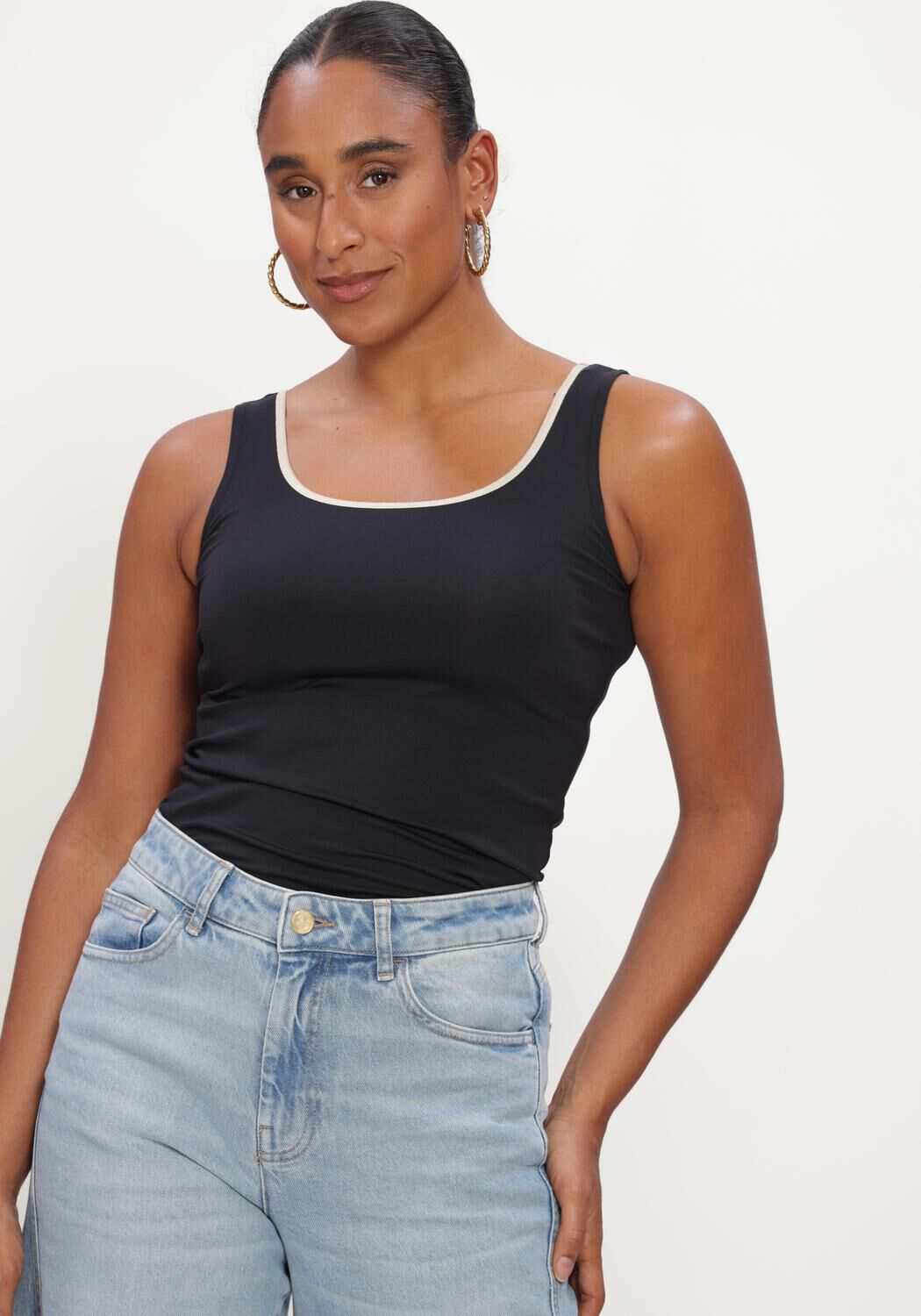 Schwarze NUKUS Tops & T-shirts JUBA SINGLET - large