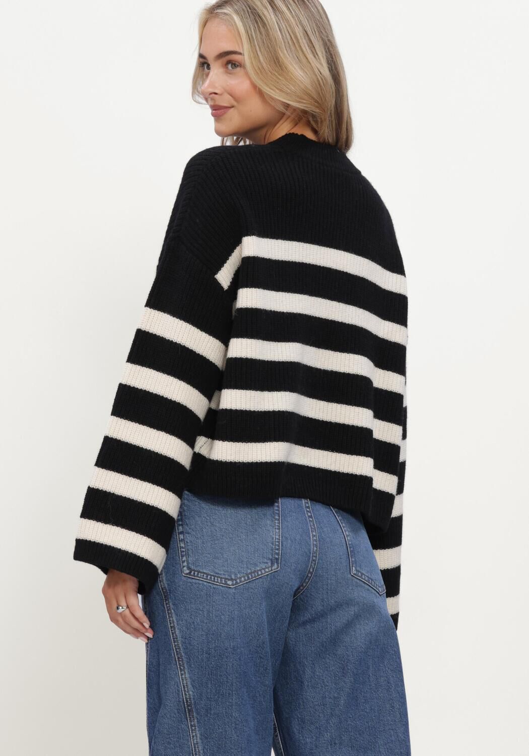 Schwarze EDITED Pullover LOUISE JUMPER - large