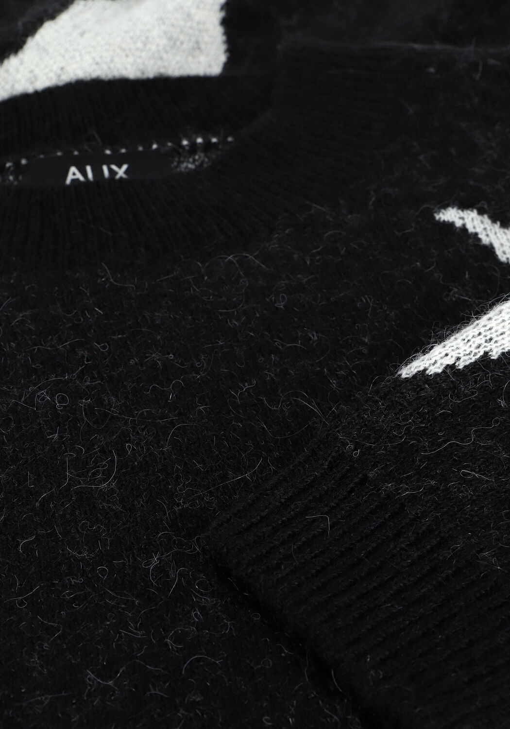 Schwarze ALIX THE LABEL Pullover BULL JAQUARD PULLOVER - large