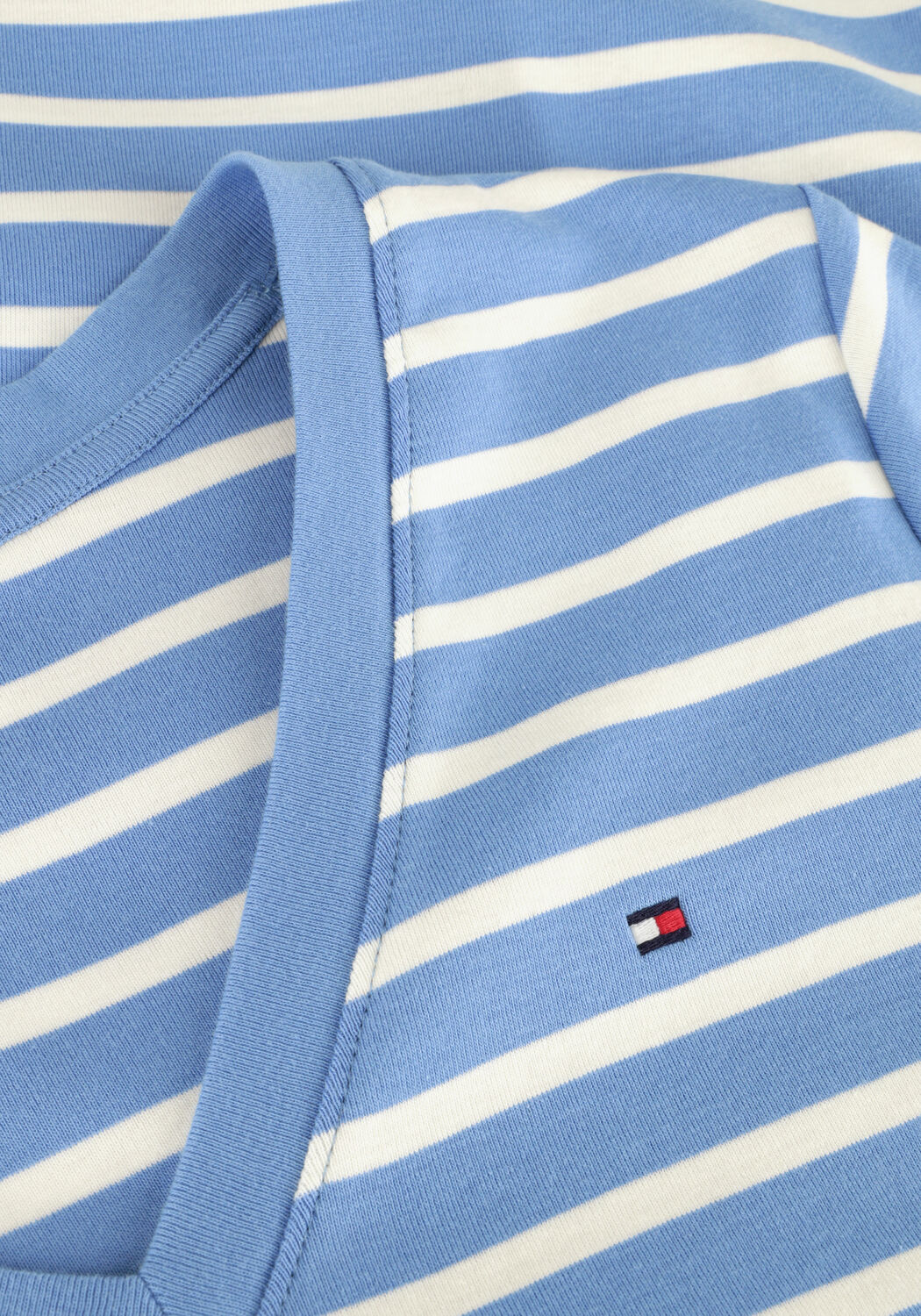 Hellblau TOMMY HILFIGER T-shirt NEW SLIM CODY V-NECK SS - large