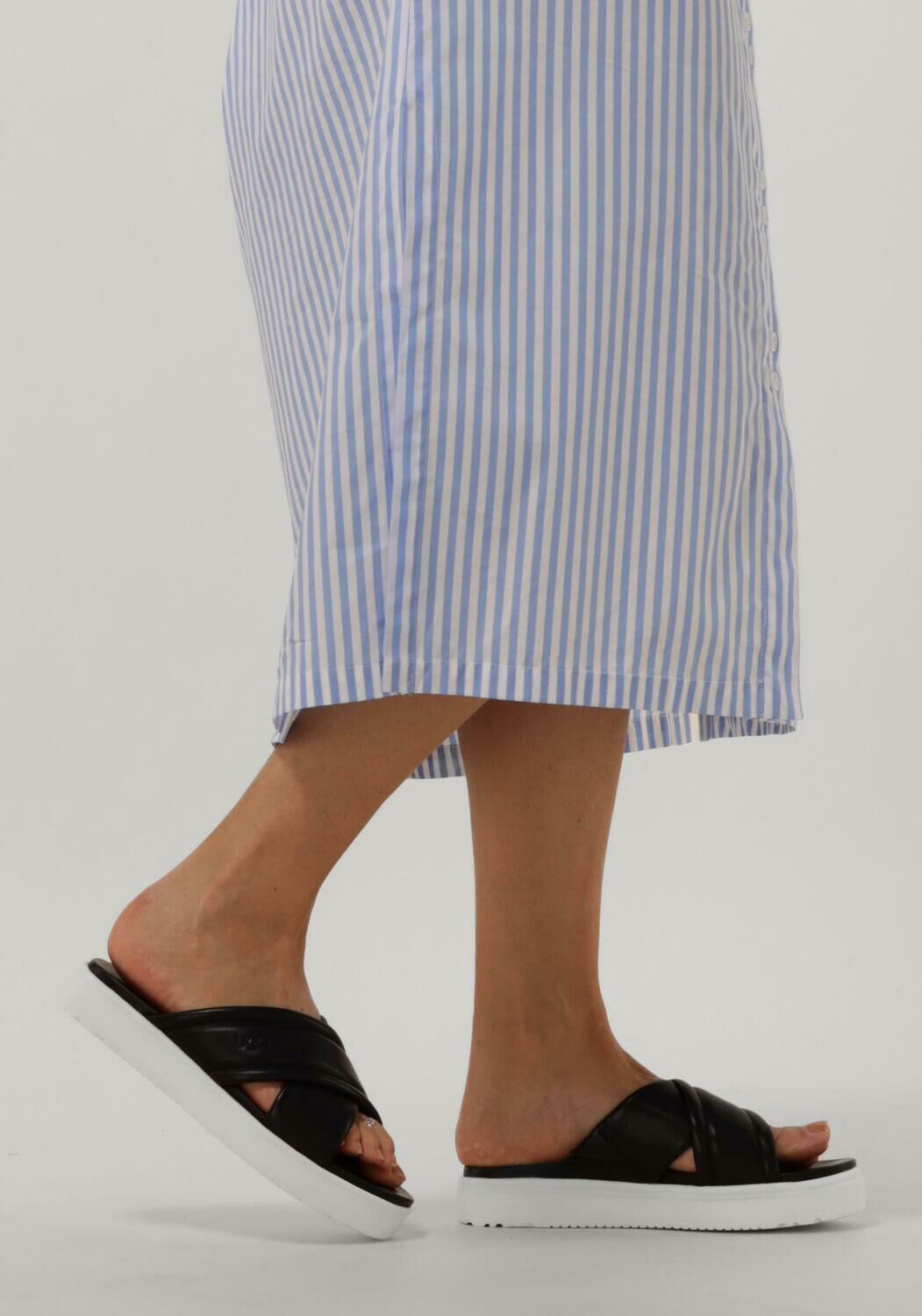 Schwarze UGG Pantolette W ZAYNE CROSSBAND - large