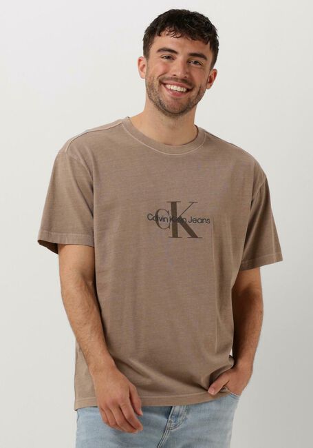 Braune CALVIN KLEIN T-shirt MONOLOGO MINERAL DYE TEE - large