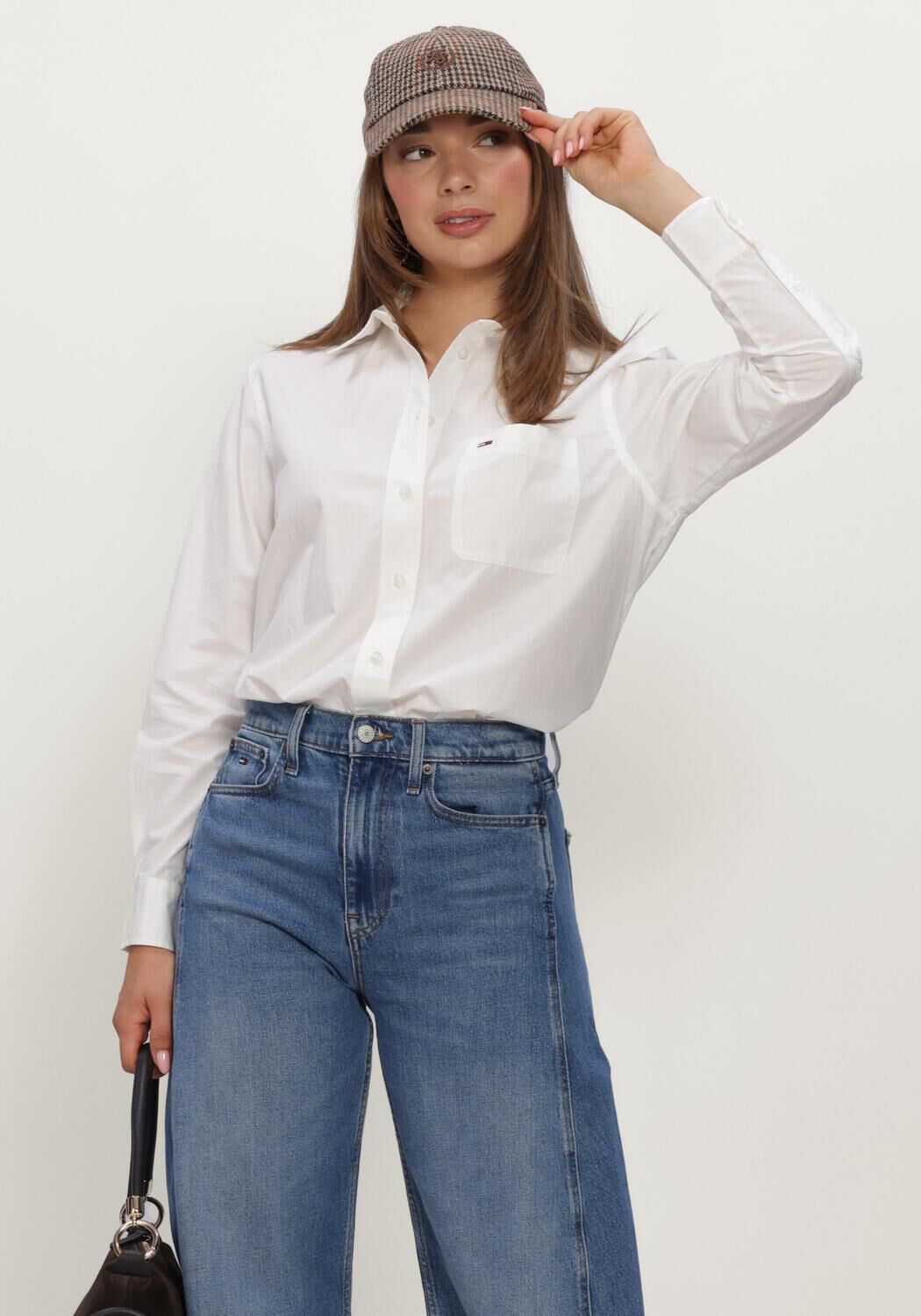 Wei&szlig;e TOMMY JEANS Top TJW RLX ESSENTIAL SHIRT - large
