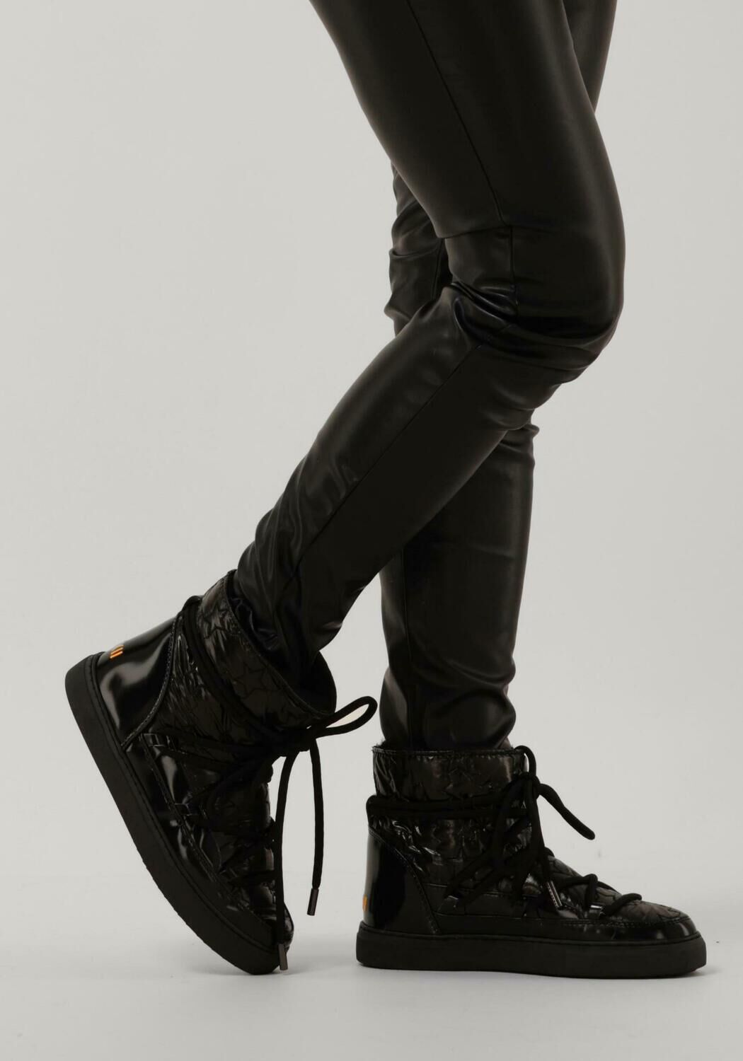Schwarze INUIKII Snowboots BOMBER STAR - large