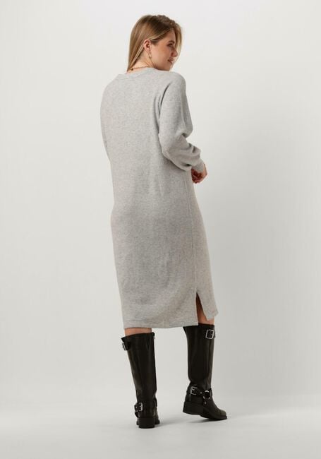 Graue MINUS Midikleid LILIANNE V-NECK MIDI KNIT DRESS - large