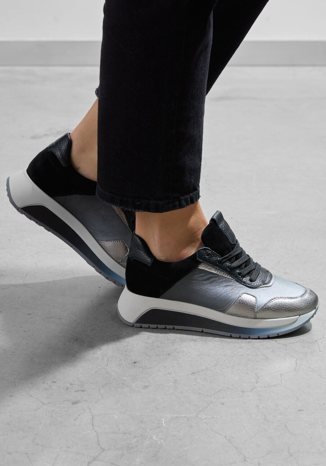 Schwarze SOFTWAVES Sneaker Low 8.94.01 - large