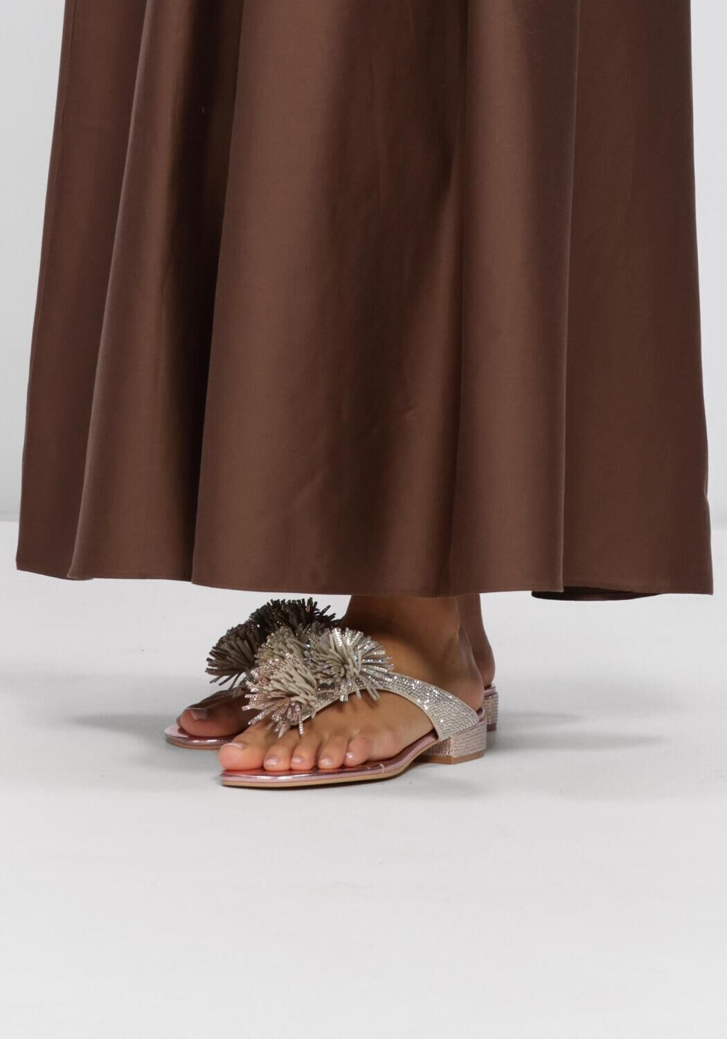 Rosane KURT GEIGER LONDON Zehentrenner POM POM T-BAR FLAT SANDAL - large