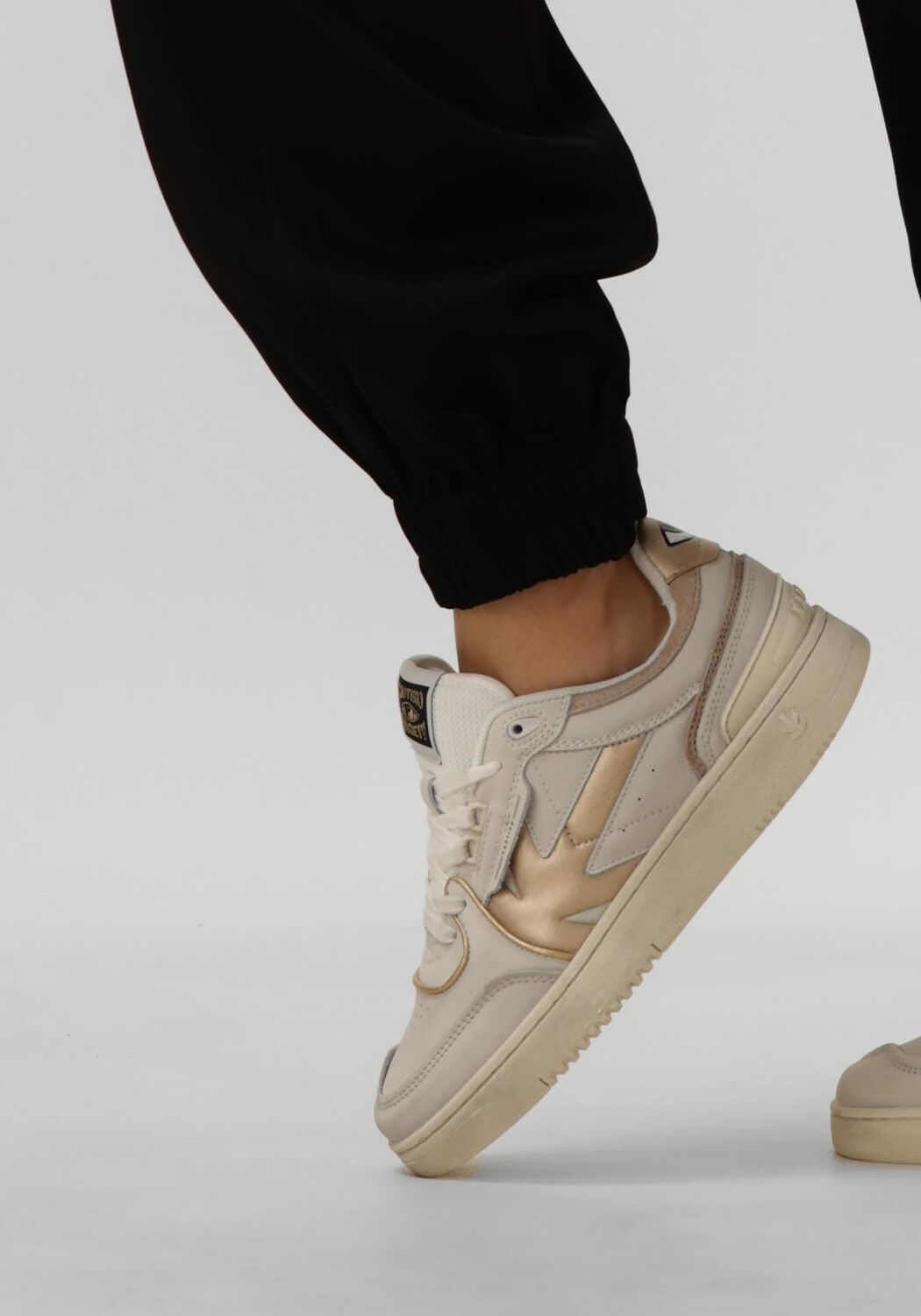 Goldfarbene KAOTIKO Sneaker Low BOSTON PIPING METAL - large