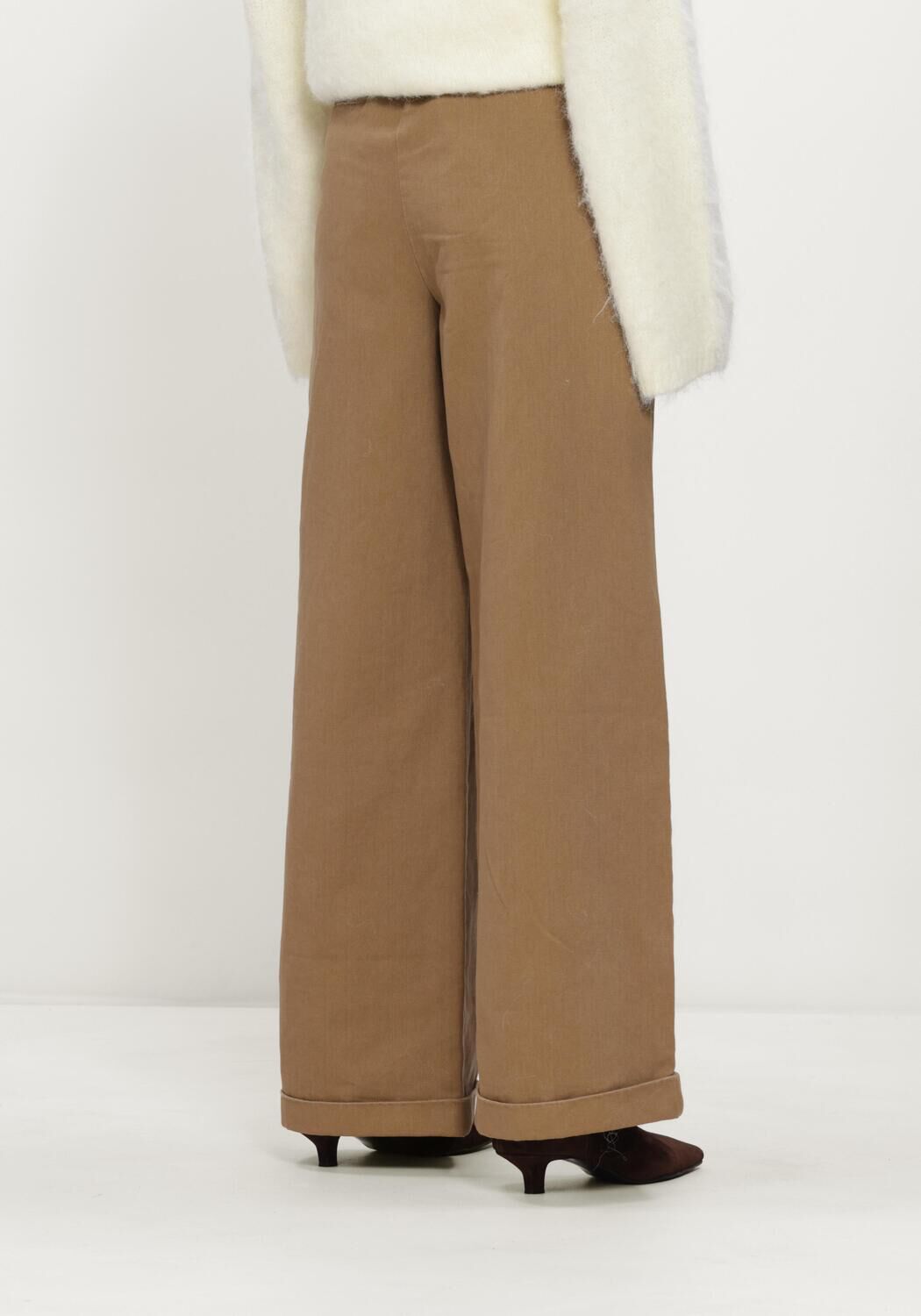 Camelfarbene WITHBLACK Wide jeans WBLSTEFFI HW WIDE PANT - large