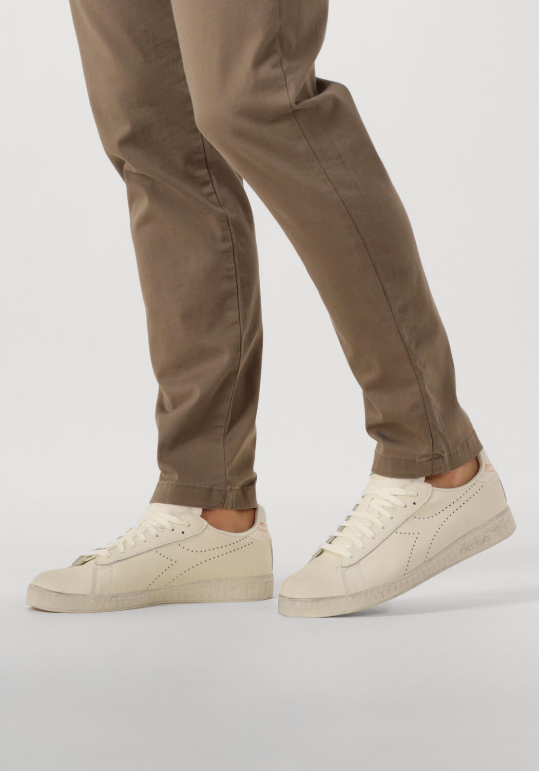 Wei&szlig;e DIADORA Sneaker Low GAME L LOW PLUSH - large