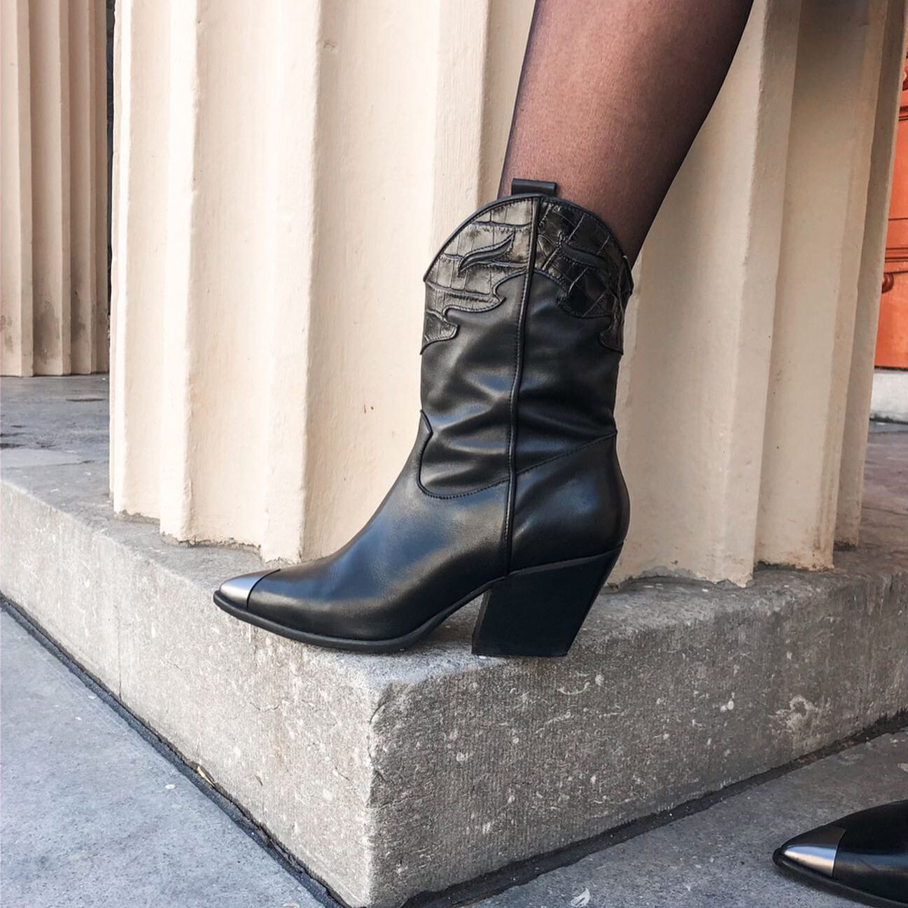 Schwarze NOTRE-V Stiefeletten A1360 - large