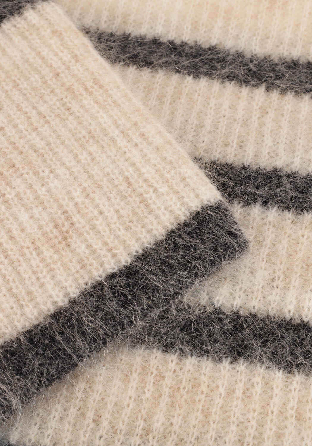 Sand SECOND FEMALE Pullover OVALIS KNIT T-NECK - large