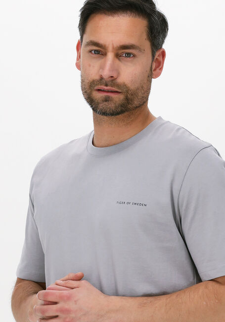 Gr&uuml;ne TIGER OF SWEDEN T-shirt PRO - large