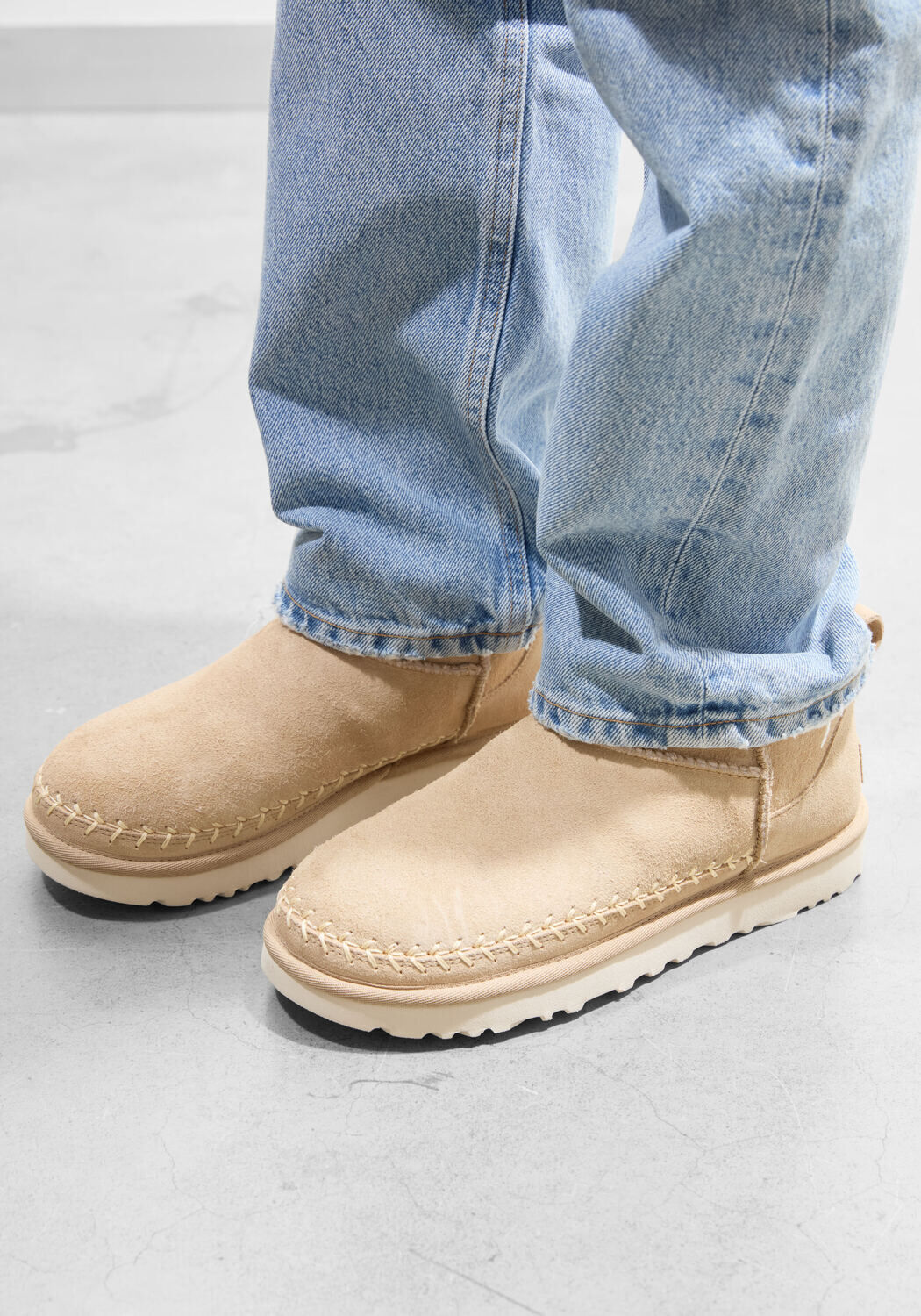 Beige UGG Winterstiefel W CLASSIC ULTRA MINI BIARRITZ - medium