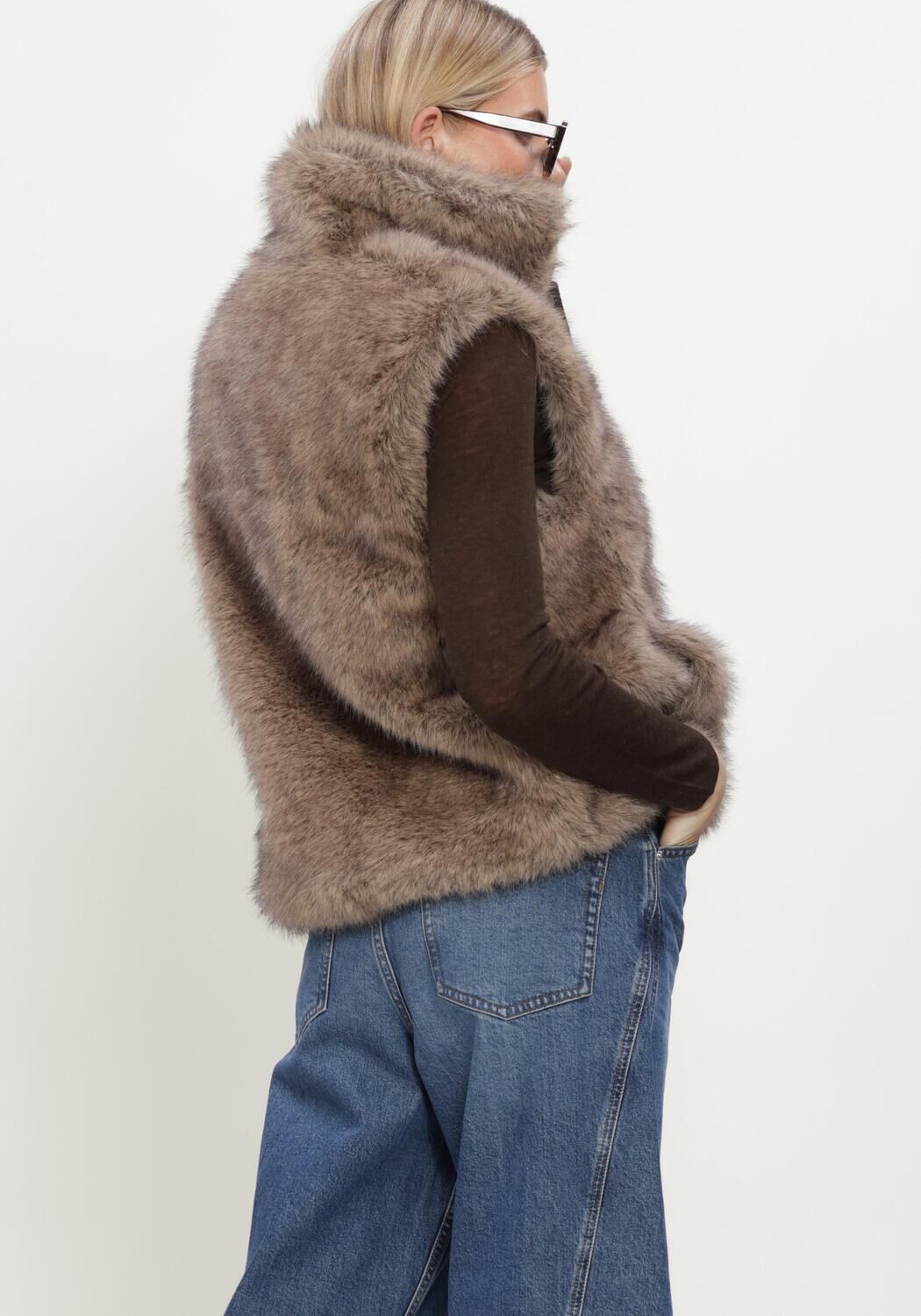Braune OBJECT Gilet OBJISALA S/L LO HAIRY WAISTCOAT - large