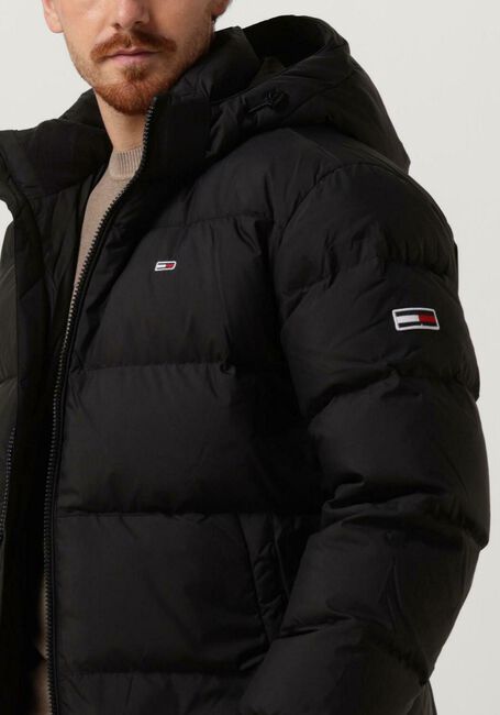 Schwarze TOMMY JEANS Wattierte Jack TJM ESSENTIAL DOWN JACKET - large