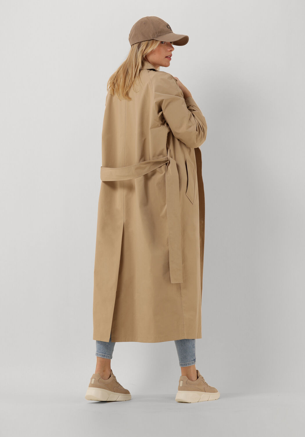 Large trench clearance coat