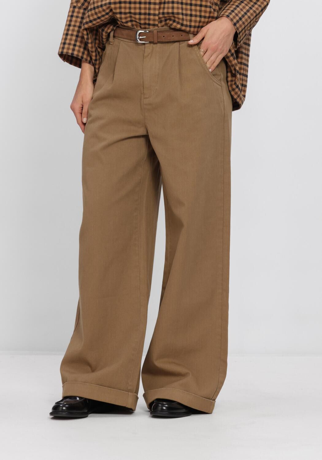 Camelfarbene WITHBLACK Wide jeans WBLSTEFFI HW WIDE PANT - large