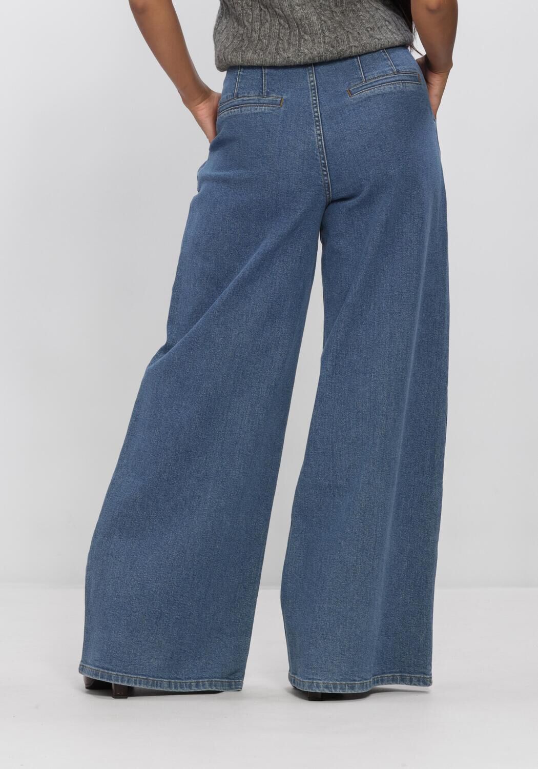 Blaue AMAYA AMSTERDAM Wide jeans ARIA PANTS - large