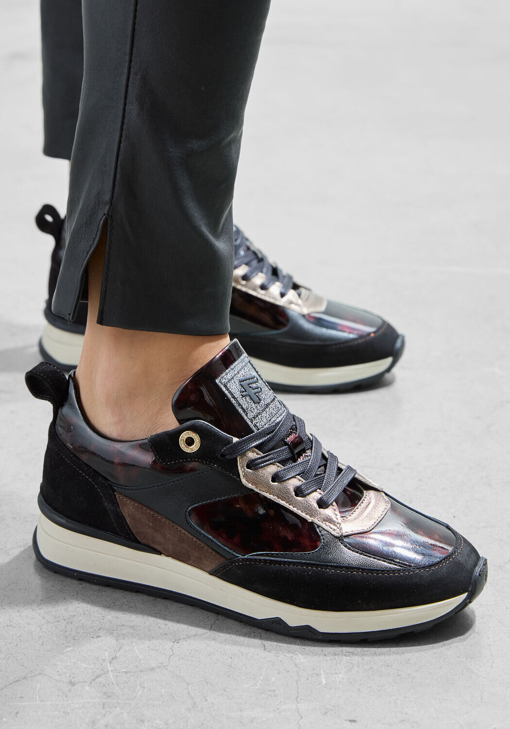 Bronzefarbene FLORIS VAN BOMMEL Sneaker Low MARI 01.11 - medium