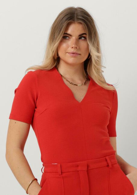 Rote VANILIA Top 90S V NECK - large
