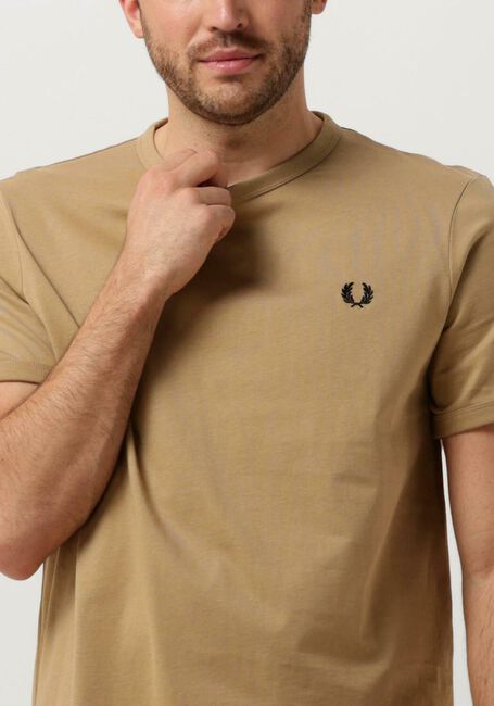 Camelfarbene FRED PERRY T-shirt RINGER T-SHIRT - large