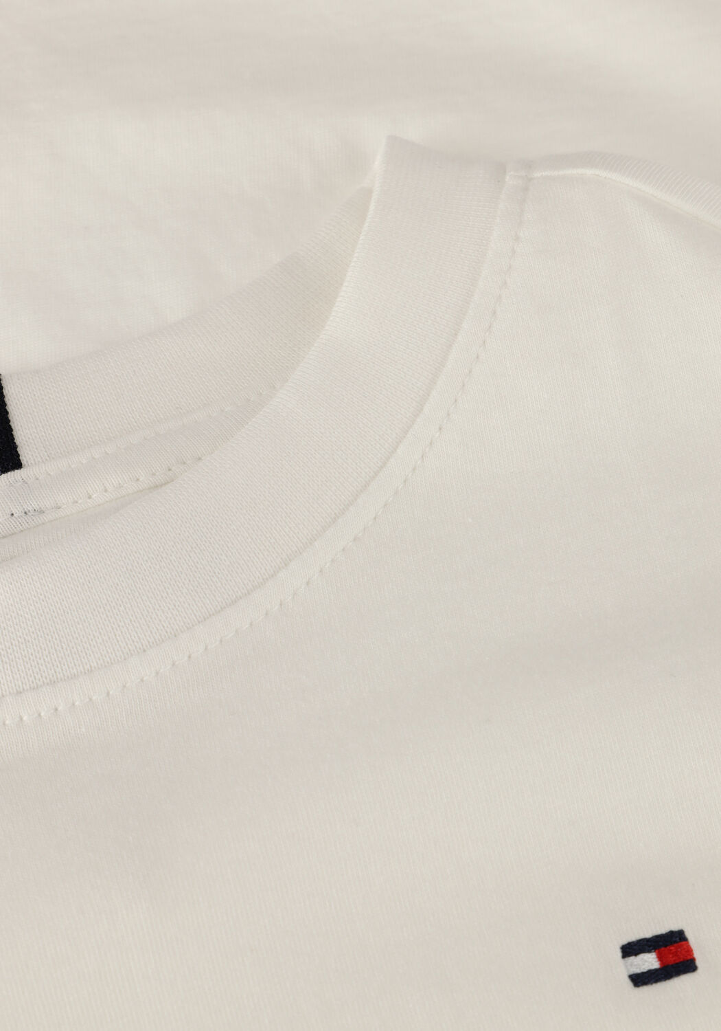 Wei&szlig;e TOMMY HILFIGER T-shirt ESSENTIAL ARCHIVE FIT TEE SS - large